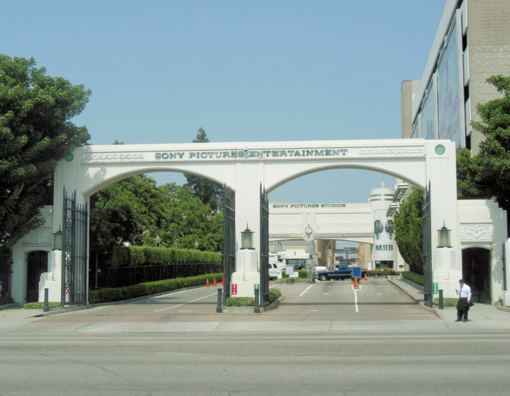 File:Sony Pictures Entertainment entrance 1.jpg - Image of Entertainment, An image of a smartphone s